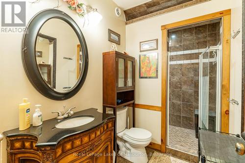 48 Russell Drive, Galway-Cavendish And Harvey, ON - Indoor Photo Showing Bathroom