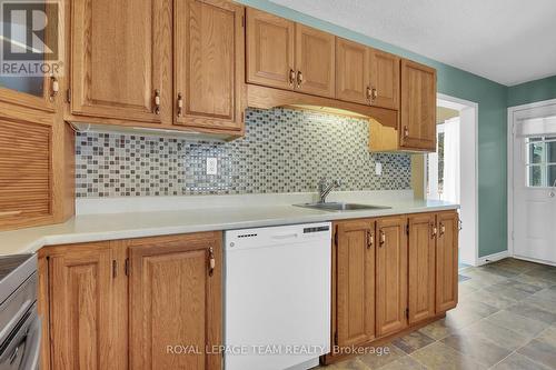 1798 Manotick Station Road, Ottawa, ON - Indoor Photo Showing Kitchen