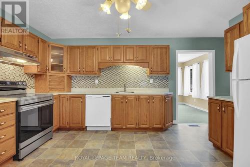 1798 Manotick Station Road, Ottawa, ON - Indoor Photo Showing Kitchen