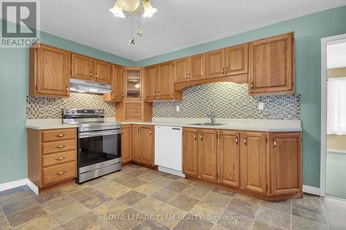 1798 Manotick Station Road, Ottawa, ON - Indoor Photo Showing Kitchen