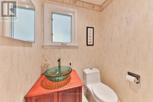 981 Valdese Drive, Mississauga, ON - Indoor Photo Showing Bathroom