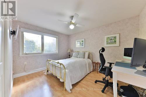 981 Valdese Drive, Mississauga, ON - Indoor Photo Showing Bedroom