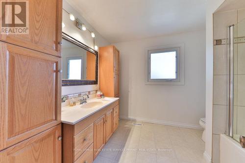 981 Valdese Drive, Mississauga, ON - Indoor Photo Showing Bathroom