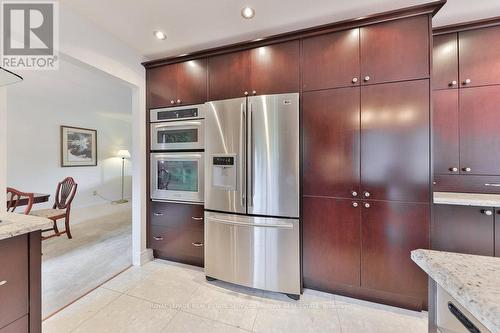 981 Valdese Drive, Mississauga, ON - Indoor Photo Showing Kitchen With Stainless Steel Kitchen