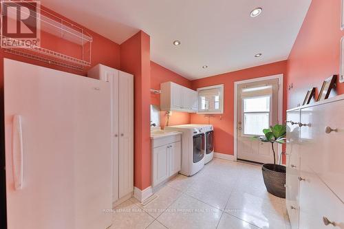 981 Valdese Drive, Mississauga, ON - Indoor Photo Showing Laundry Room