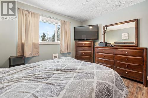 245 Phillips Road, Clearwater, BC - Indoor Photo Showing Bedroom