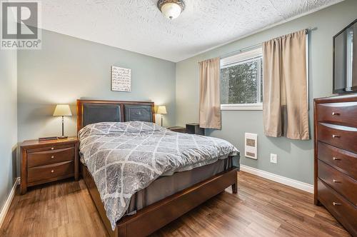 245 Phillips Road, Clearwater, BC - Indoor Photo Showing Bedroom