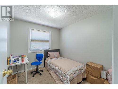 416 Waddington Drive, Kamloops, BC - Indoor Photo Showing Bedroom