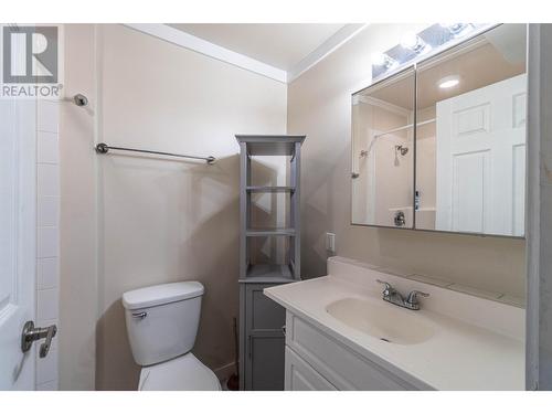 416 Waddington Drive, Kamloops, BC - Indoor Photo Showing Bathroom