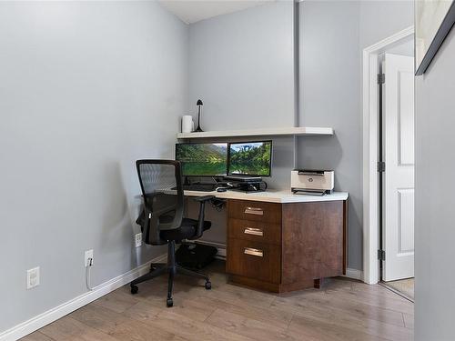 205-821 Goldstream Ave, Langford, BC - Indoor Photo Showing Office