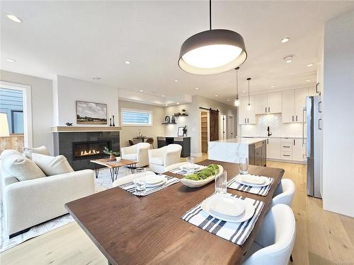 1554 Marble Pl, Langford, BC - Indoor Photo Showing Living Room With Fireplace