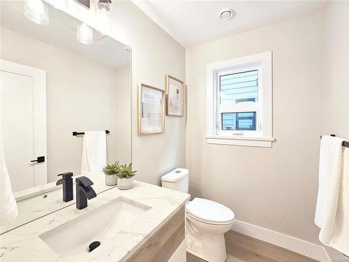 1554 Marble Pl, Langford, BC - Indoor Photo Showing Bathroom