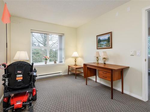 409-1683 Balmoral Ave, Comox, BC - Indoor Photo Showing Office