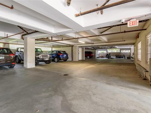 409-1683 Balmoral Ave, Comox, BC - Indoor Photo Showing Garage