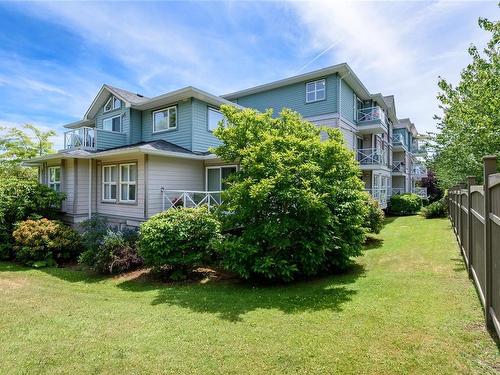 409-1683 Balmoral Ave, Comox, BC - Outdoor