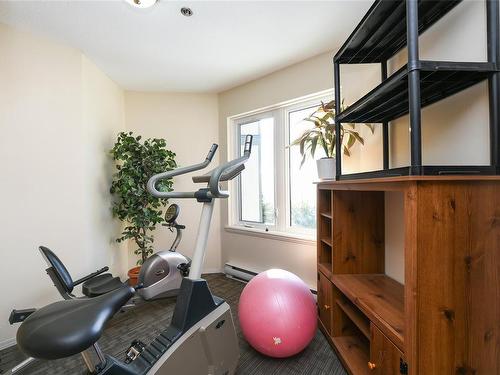 308-1320 Henry Rd, Courtenay, BC - Indoor Photo Showing Gym Room