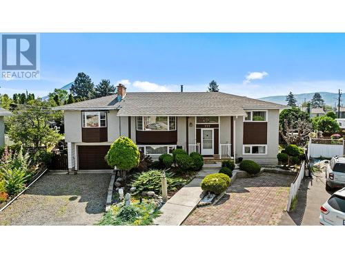 777 Powell Place, Kamloops, BC - Outdoor With Facade