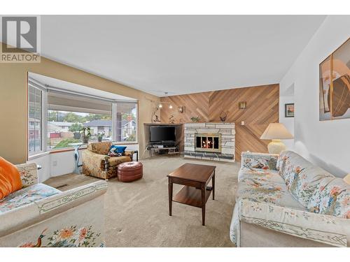 777 Powell Place, Kamloops, BC - Indoor Photo Showing Living Room With Fireplace