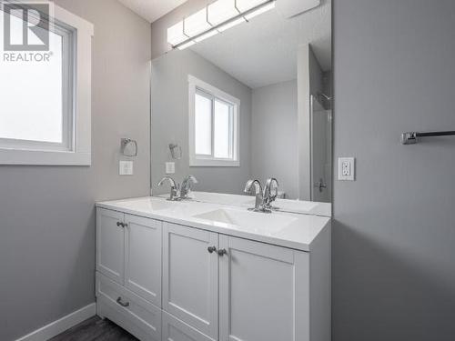 570 Collingwood Drive, Kamloops, BC - Indoor Photo Showing Bathroom