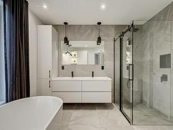 Ensuite bathroom - 