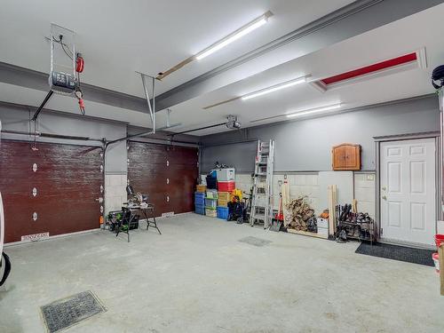 Garage - 4215 Rue Du Myosotis, Saint-Bruno-De-Montarville, QC - Indoor Photo Showing Garage