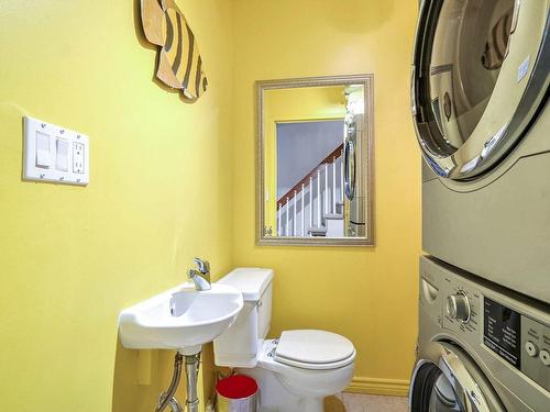 Salle d'eau - 11112 Av. Armand-Lavergne, Montréal (Montréal-Nord), QC - Indoor Photo Showing Laundry Room