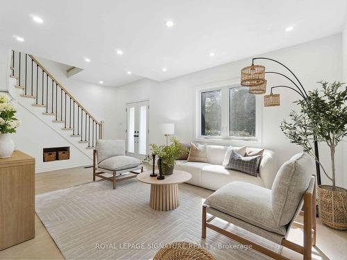 23 Albert St, Cambridge, ON - Indoor Photo Showing Living Room