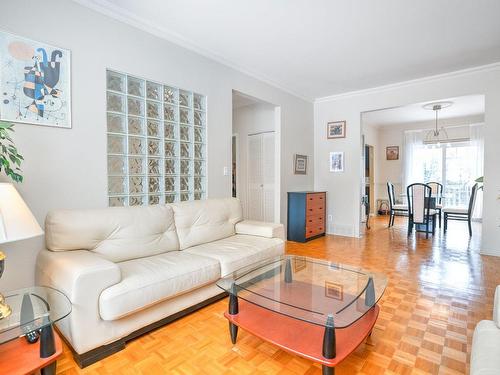 Salon - 8 Rue Capri, Dollard-Des-Ormeaux, QC - Indoor Photo Showing Living Room