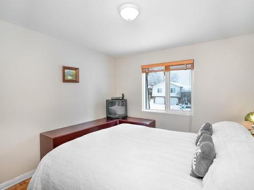 Chambre Ã Â coucher - 8 Rue Capri, Dollard-Des-Ormeaux, QC - Indoor Photo Showing Bedroom