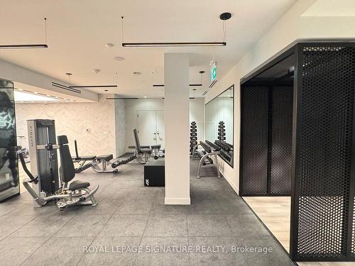 1103-117 Broadway Ave, Toronto, ON - Indoor Photo Showing Gym Room