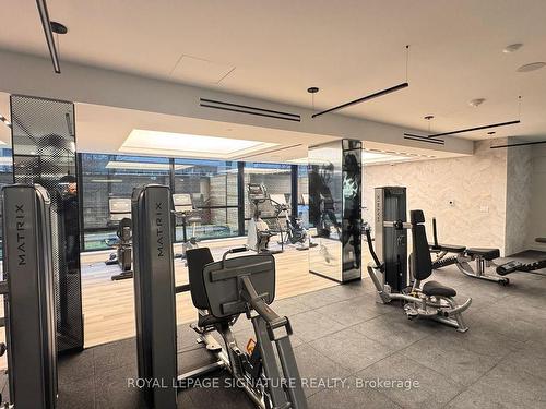 1103-117 Broadway Ave, Toronto, ON - Indoor Photo Showing Gym Room