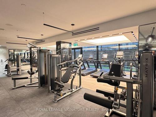 1103-117 Broadway Ave, Toronto, ON - Indoor Photo Showing Gym Room