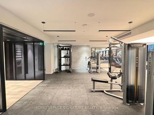 1103-117 Broadway Ave, Toronto, ON - Indoor Photo Showing Gym Room