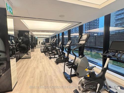 1103-117 Broadway Ave, Toronto, ON - Indoor Photo Showing Gym Room