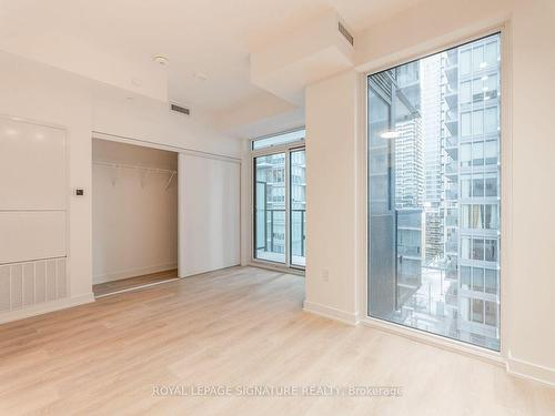 1103-117 Broadway Ave, Toronto, ON - Indoor Photo Showing Other Room