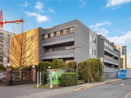 402-755 Hillside Ave, Victoria, BC - Outdoor With Balcony