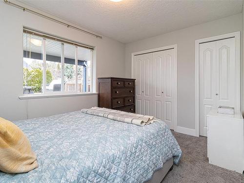 4000 Santa Rosa Pl, Saanich, BC 