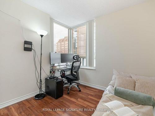 610-285 Enfield Pl, Mississauga, ON - Indoor Photo Showing Office