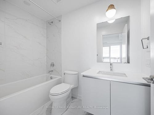 315-395 Dundas St W, Oakville, ON - Indoor Photo Showing Bathroom