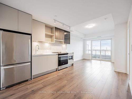 315-395 Dundas St W, Oakville, ON - Indoor Photo Showing Kitchen