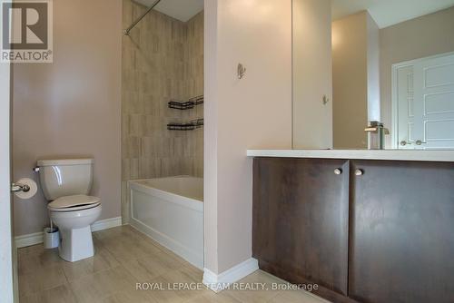 704 Devario Crescent, Ottawa, ON - Indoor Photo Showing Bathroom