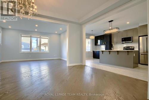 704 Devario Crescent, Ottawa, ON - Indoor Photo Showing Kitchen