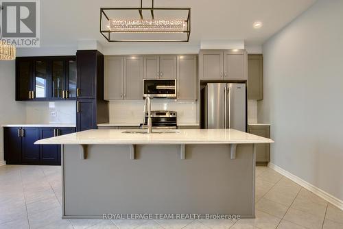 704 Devario Crescent, Ottawa, ON - Indoor Photo Showing Kitchen With Stainless Steel Kitchen With Upgraded Kitchen