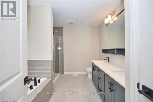 14 Loganberry Court, Fort Erie (337 - Crystal Beach), ON - Indoor Photo Showing Bathroom