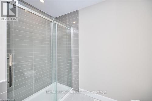 14 Loganberry Court, Fort Erie (337 - Crystal Beach), ON - Indoor Photo Showing Bathroom