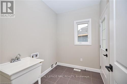 14 Loganberry Court, Fort Erie (337 - Crystal Beach), ON - Indoor Photo Showing Other Room