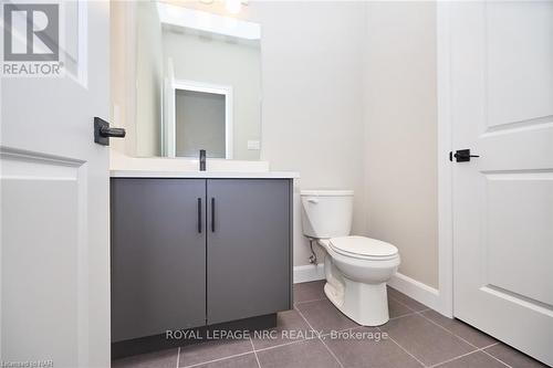 14 Loganberry Court, Fort Erie (337 - Crystal Beach), ON - Indoor Photo Showing Bathroom