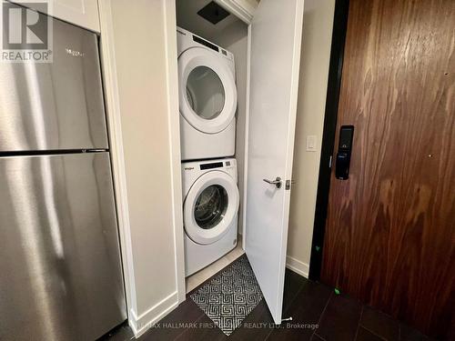 419 - 201 Brock Street S, Whitby, ON - Indoor Photo Showing Laundry Room