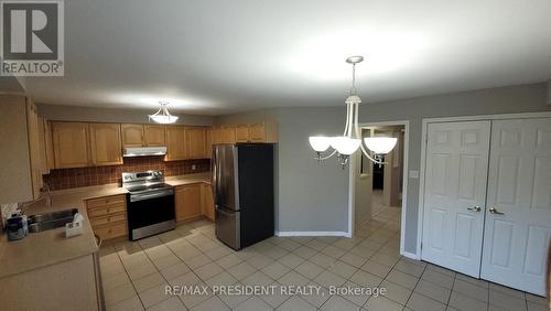 209 Madden Place, Clarington, ON - Indoor Photo Showing Kitchen