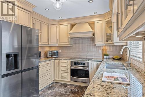 24 Lucerne Drive, Vaughan, ON - Indoor Photo Showing Kitchen With Double Sink With Upgraded Kitchen